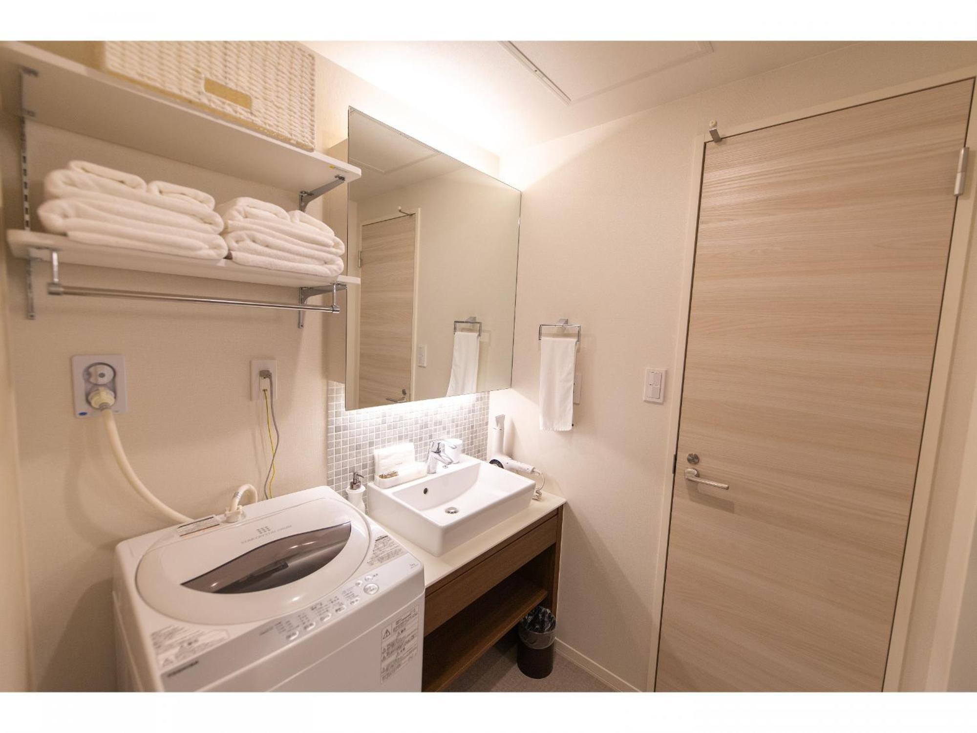 Aparthotel Grand Base Hiroshima Ekimae Exterior foto